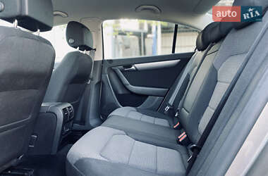 Седан Volkswagen Passat 2011 в 