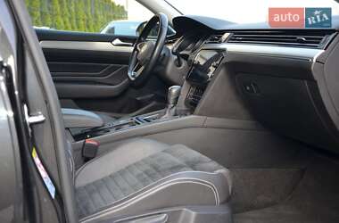 Седан Volkswagen Passat 2020 в 