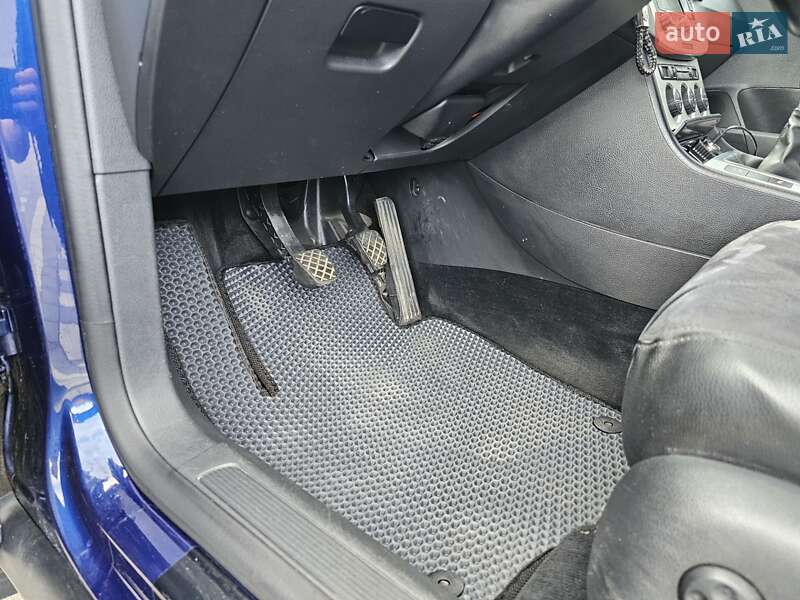 Универсал Volkswagen Passat 2009 в Стрые