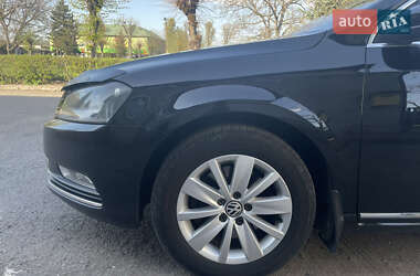 Универсал Volkswagen Passat 2011 в 