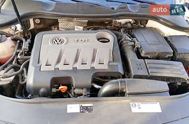 Універсал Volkswagen Passat 2013 в 