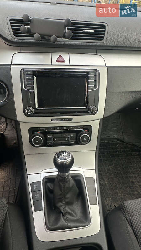 Универсал Volkswagen Passat 2010 в Люботине
