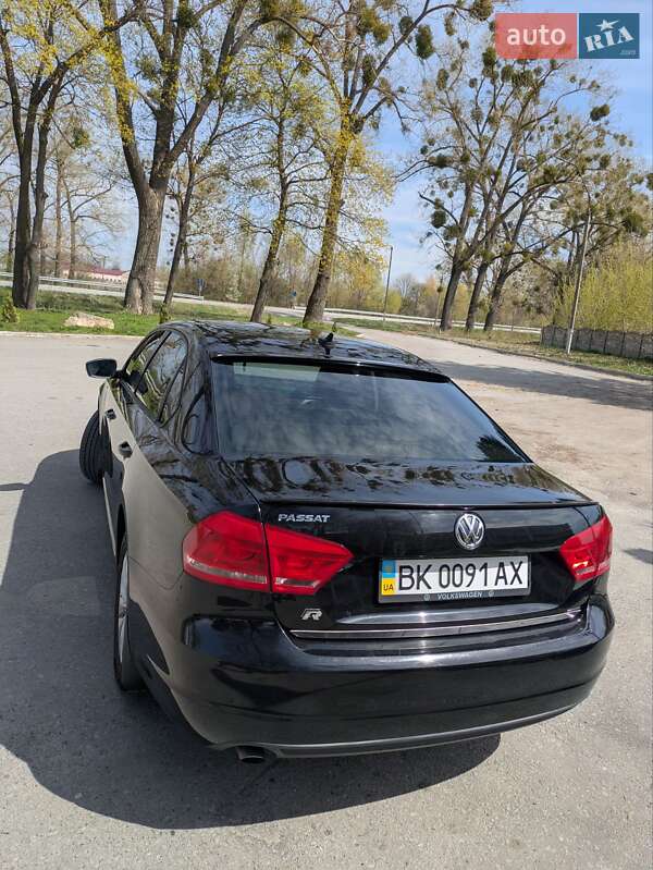 Седан Volkswagen Passat 2013 в Сарнах