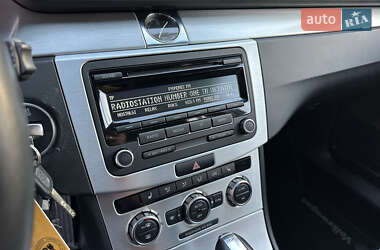 Седан Volkswagen Passat 2012 в 