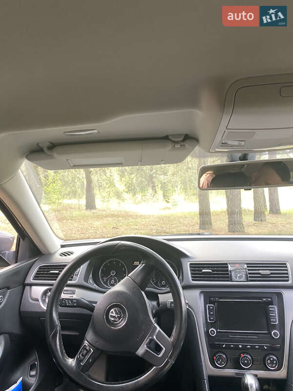 Седан Volkswagen Passat 2015 в Жовкве