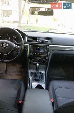 Седан Volkswagen Passat 2015 в Лозовій