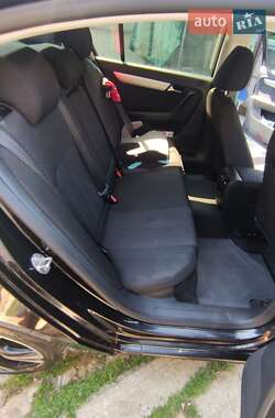Седан Volkswagen Passat 2012 в 