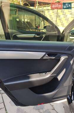 Седан Volkswagen Passat 2012 в 