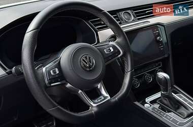 Седан Volkswagen Passat 2017 в 