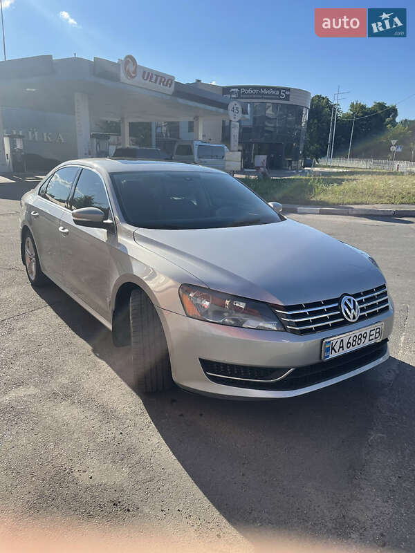 Седан Volkswagen Passat 2013 в Киеве