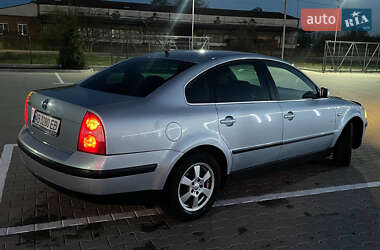 Седан Volkswagen Passat 2002 в 