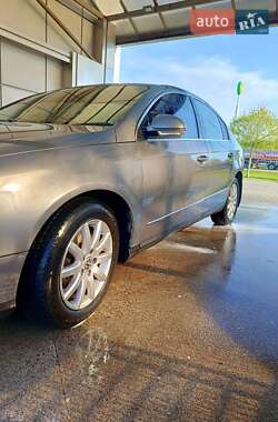 Седан Volkswagen Passat 2006 в 