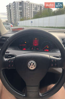 Універсал Volkswagen Passat 2006 в 