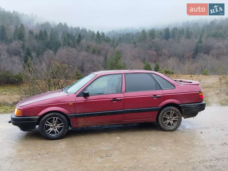 Седан Volkswagen Passat 1990 в Львові