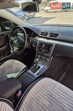 Универсал Volkswagen Passat 2012 в 
