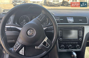 Седан Volkswagen Passat 2011 в 