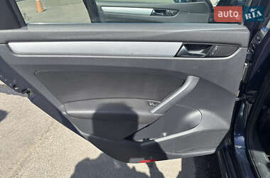 Седан Volkswagen Passat 2011 в 