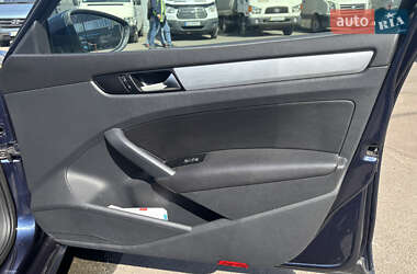 Седан Volkswagen Passat 2011 в 