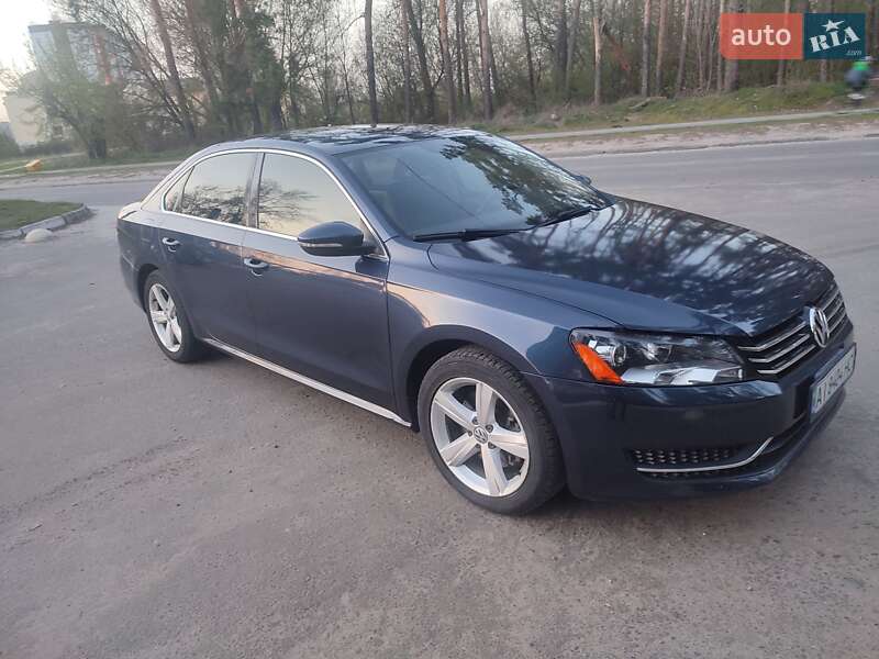 Седан Volkswagen Passat 2011 в Києві