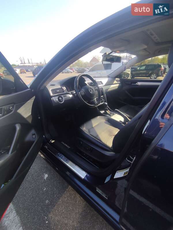 Седан Volkswagen Passat 2011 в Києві