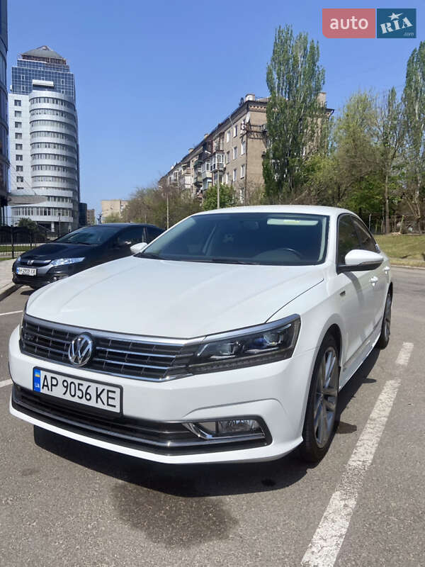 Седан Volkswagen Passat 2016 в Запоріжжі