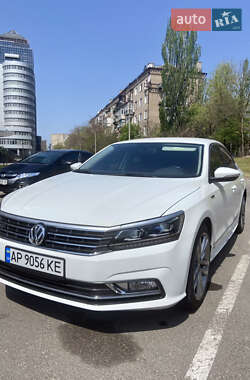 Седан Volkswagen Passat 2016 в 