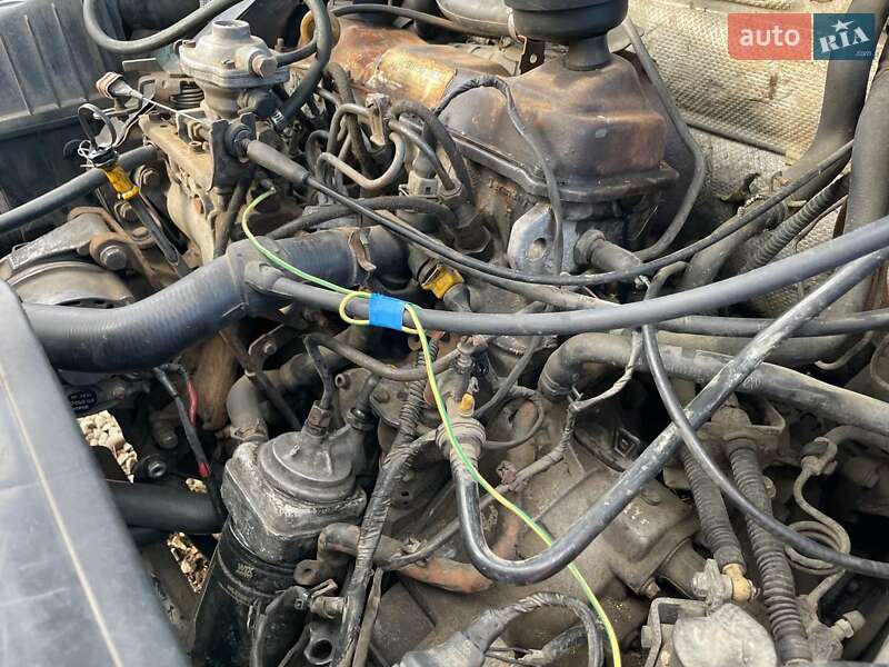 Седан Volkswagen Passat 1990 в Надворной