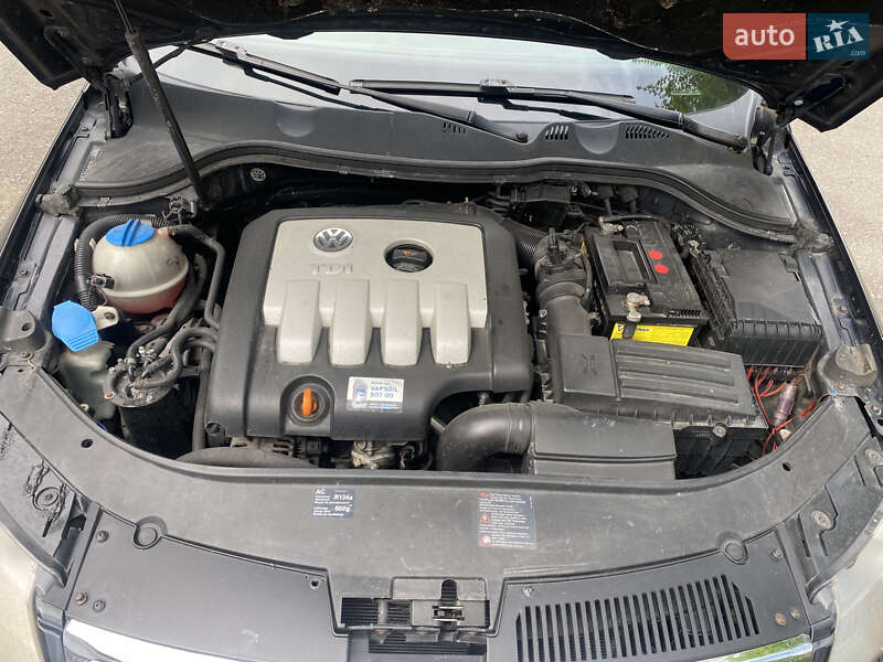 Седан Volkswagen Passat 2005 в Городенке