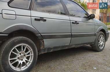 Седан Volkswagen Passat 1988 в 