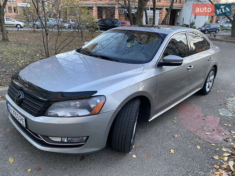 Седан Volkswagen Passat 2012 в Києві