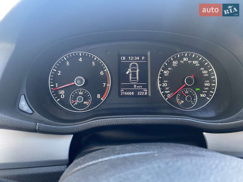 Седан Volkswagen Passat 2012 в Києві