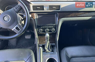 Седан Volkswagen Passat 2014 в 