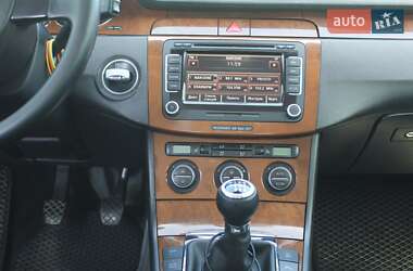 Седан Volkswagen Passat 2006 в 