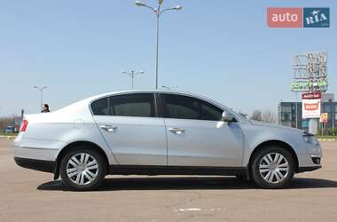 Седан Volkswagen Passat 2006 в 