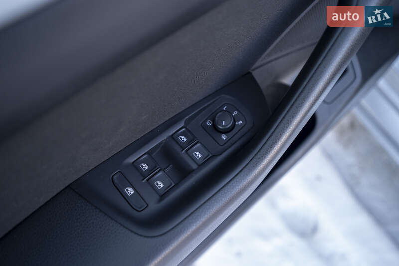 Універсал Volkswagen Passat 2018 в Києві фото 17 Універсал Volkswagen Passat 2018 в Києві