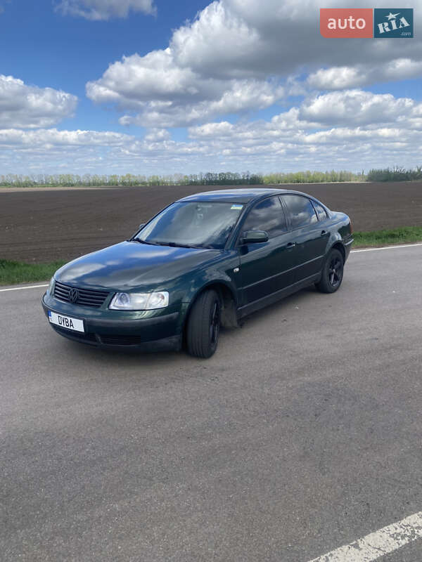 Седан Volkswagen Passat 1998 в Борисполе