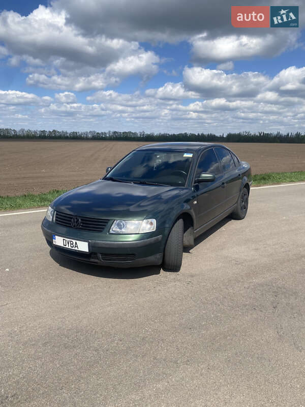 Седан Volkswagen Passat 1998 в Борисполе