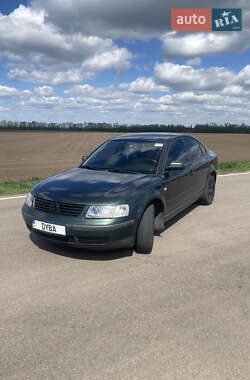 Седан Volkswagen Passat 1998 в 