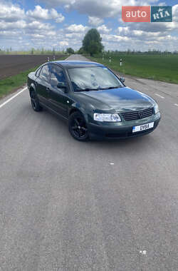 Седан Volkswagen Passat 1998 в 