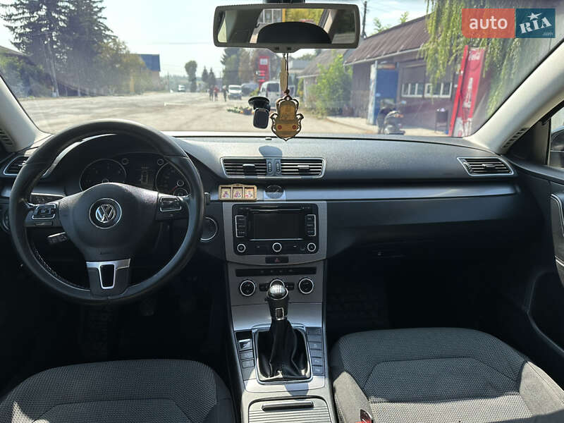 Універсал Volkswagen Passat 2013 в Кельменцях