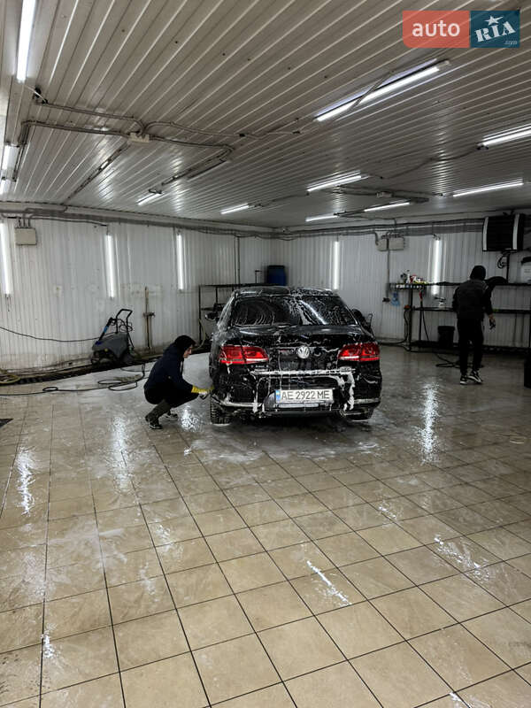 Седан Volkswagen Passat 2010 в Днепре