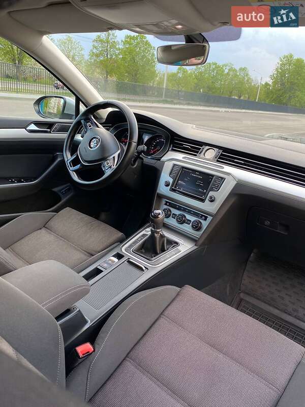 Універсал Volkswagen Passat 2015 в Чернігові