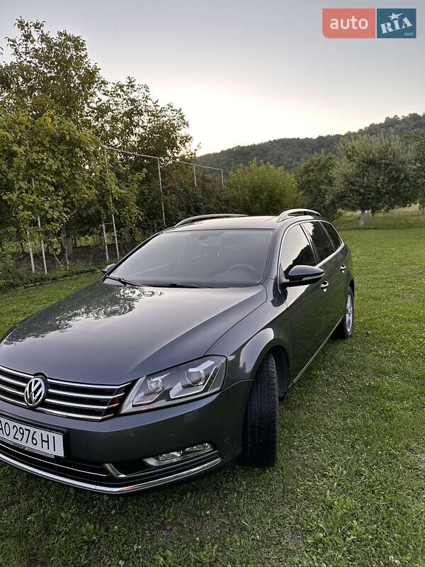 Универсал Volkswagen Passat 2012 в Тячеве