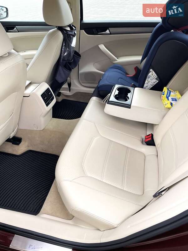 Седан Volkswagen Passat 2013 в Одессе
