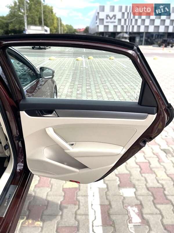 Седан Volkswagen Passat 2013 в Одессе