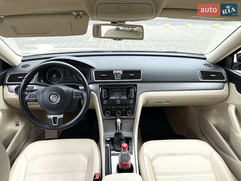 Седан Volkswagen Passat 2013 в Одессе