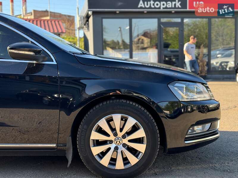 Універсал Volkswagen Passat 2011 в Вінниці