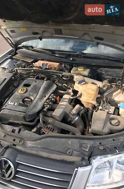 Седан Volkswagen Passat 2002 в 