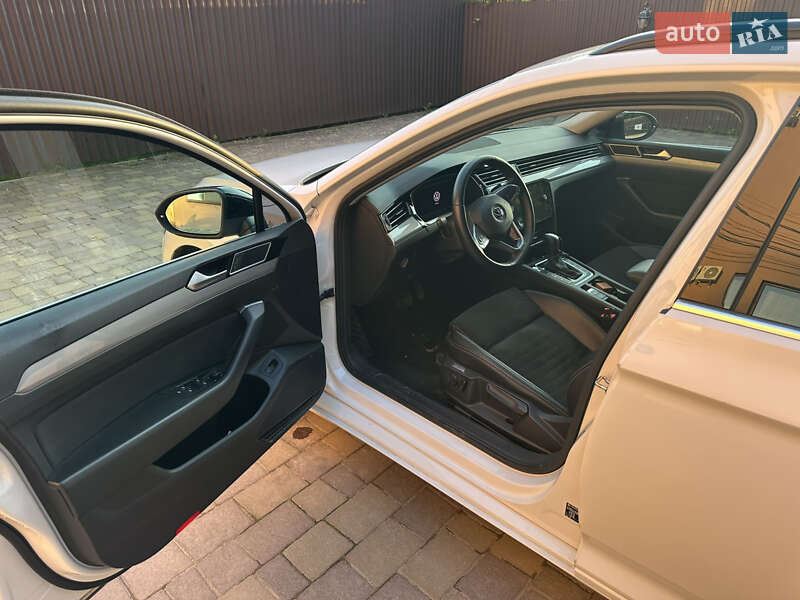 Универсал Volkswagen Passat 2020 в Бродах