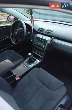 Универсал Volkswagen Passat 2006 в Хусте